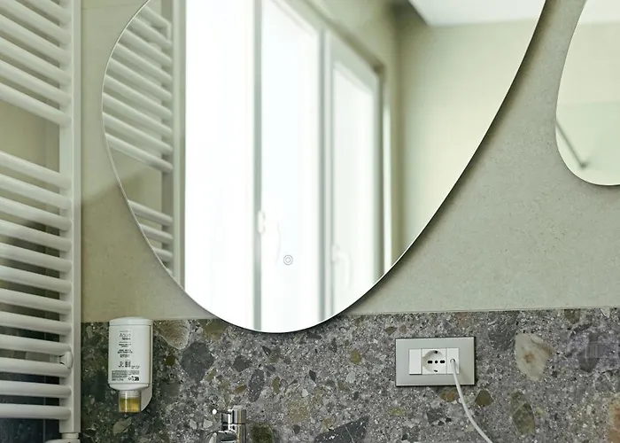 Wilson On The Bllok * Tirana