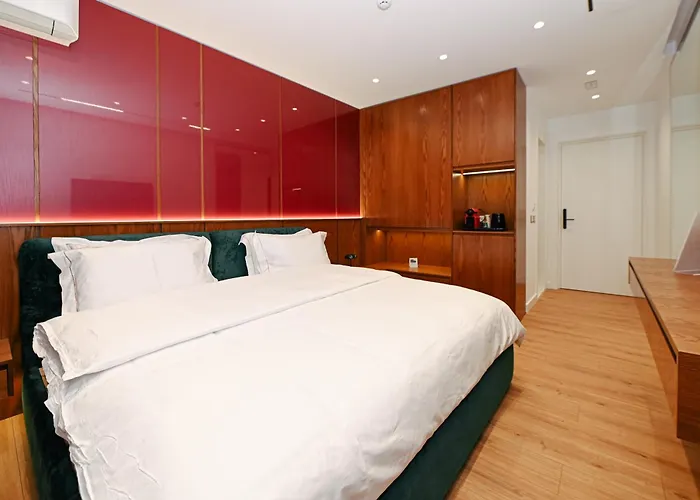 Wilson On The Bllok Hotel *