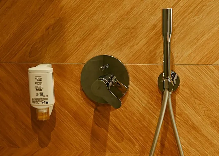 Wilson On The Bllok Tirana