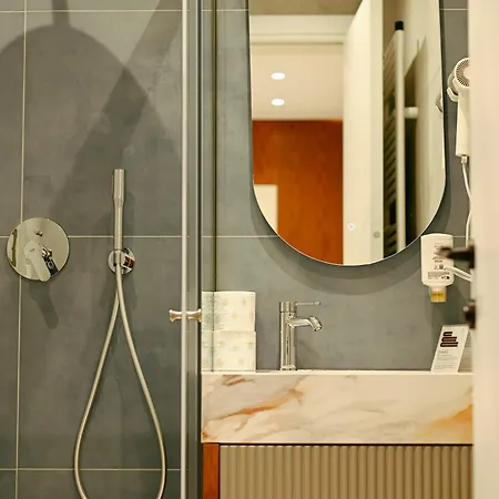 فندق Wilson On The Bllok تيرانا