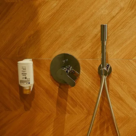 Wilson On The Bllok تيرانا